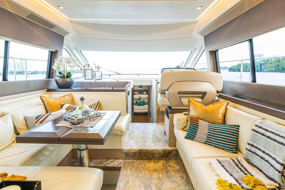 2016 Monte Carlo Yachts MC5 Flybridge