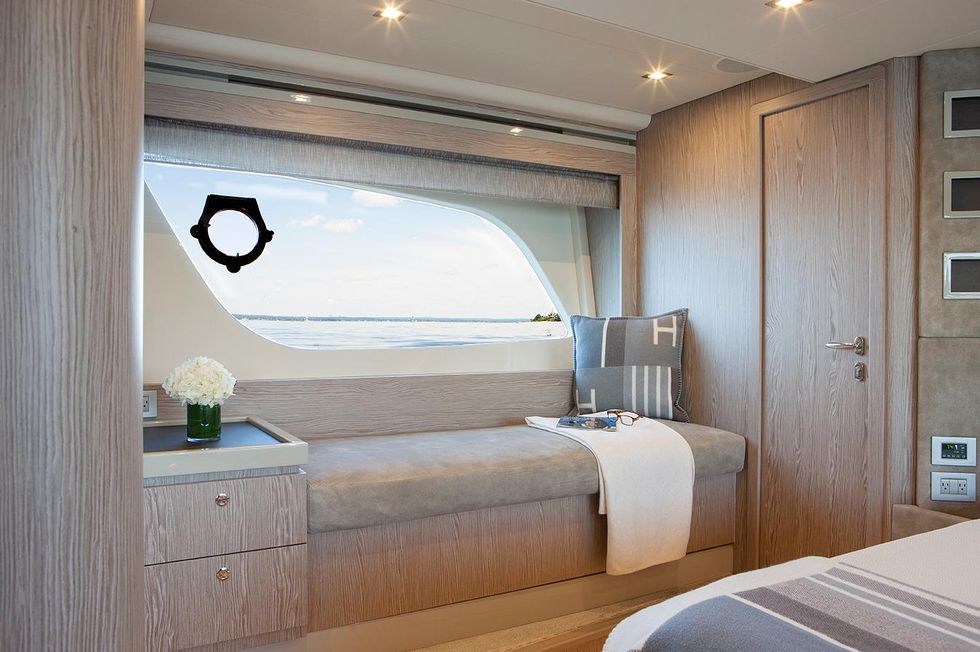 2018 Ferretti Yachts 650
