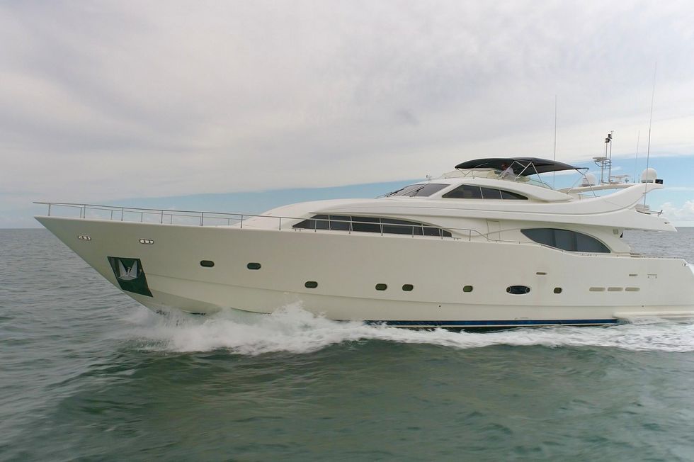 2003 Ferretti Yachts 94