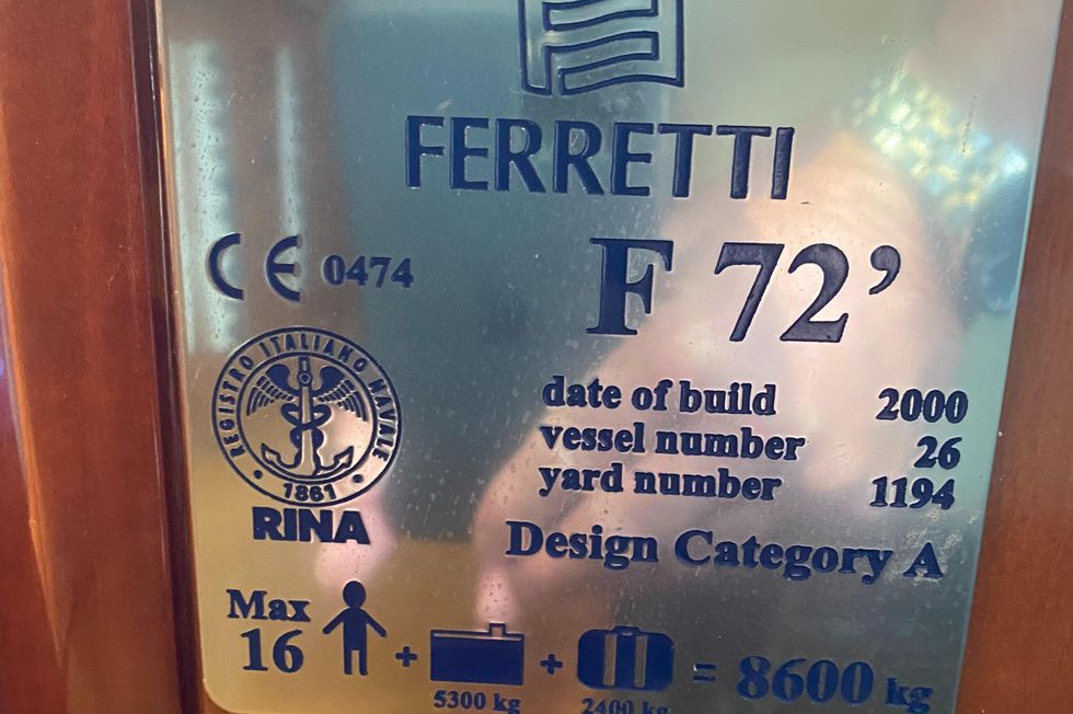 2000 Ferretti Yachts 72